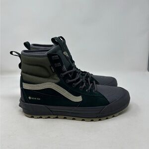 Brand New Vans Mte Sk8-Hi Gore Tex. Scarab/grape color. Men's 9